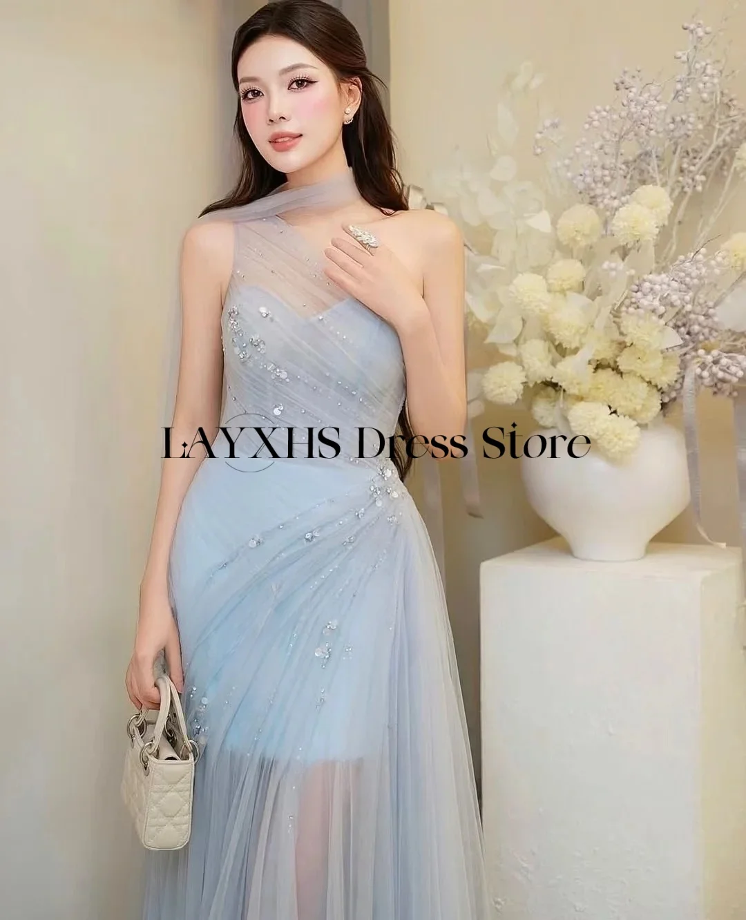 LAYXHS Neuartiges lila One-Shoulder-Abendkleid Tüll A-Linie Perlenschal Heimkehrkleid Maßgeschneidert فسات musica