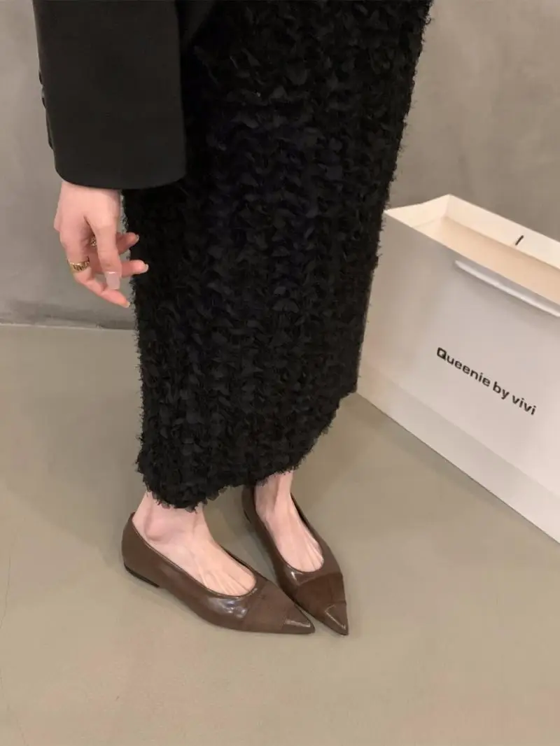 Puntschoen Vrouwen Loafers Zwart Bruin Wit Casual Muilezels Schoenen Nieuwe 2024 Mode Ondiepe Slip Op Lage Platte Hak Feestjurk schoenen