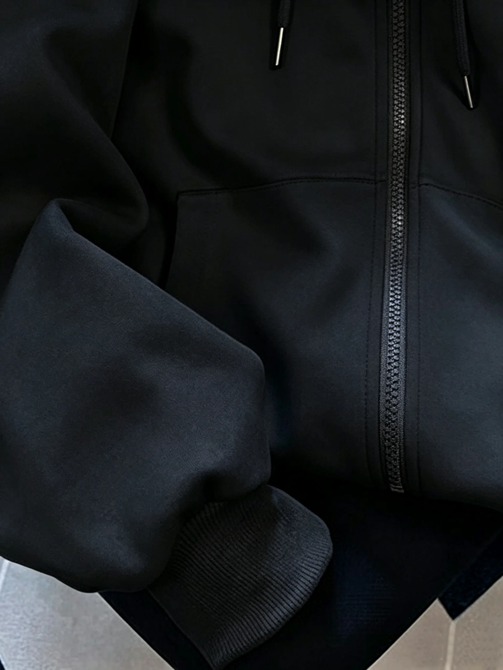 Mit Fleece gefütterter Kapuzenpullover mit Reißverschluss für Damen, lockerer, lässiger Kapuzenpullover mit Erdbeer-Stickerei, langärmlig, mit Tasche – Detail 14
