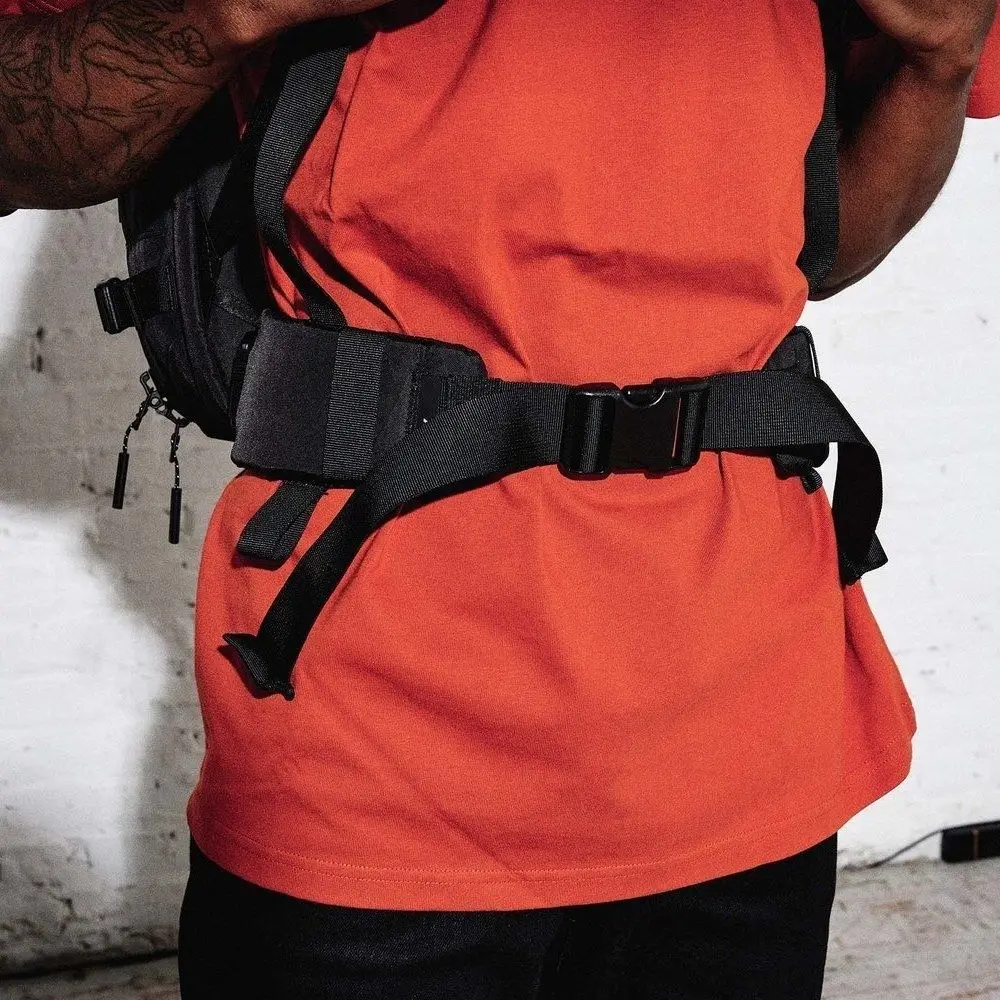 허리 지지 벨트는 편안함을 높이고 탈부착이 가능합니다.