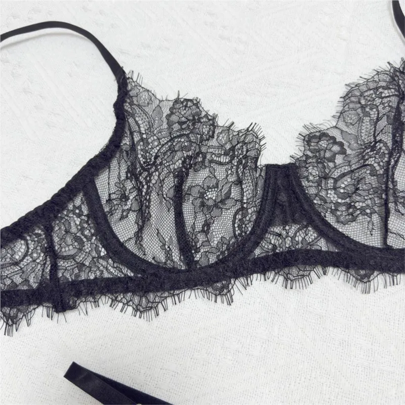 Lingerie romantique en dentelle blanche transparente, soutien-gorge push-up à armatures, string à motif Floral, bretelles fines, sous-vêtements élégants pour femmes