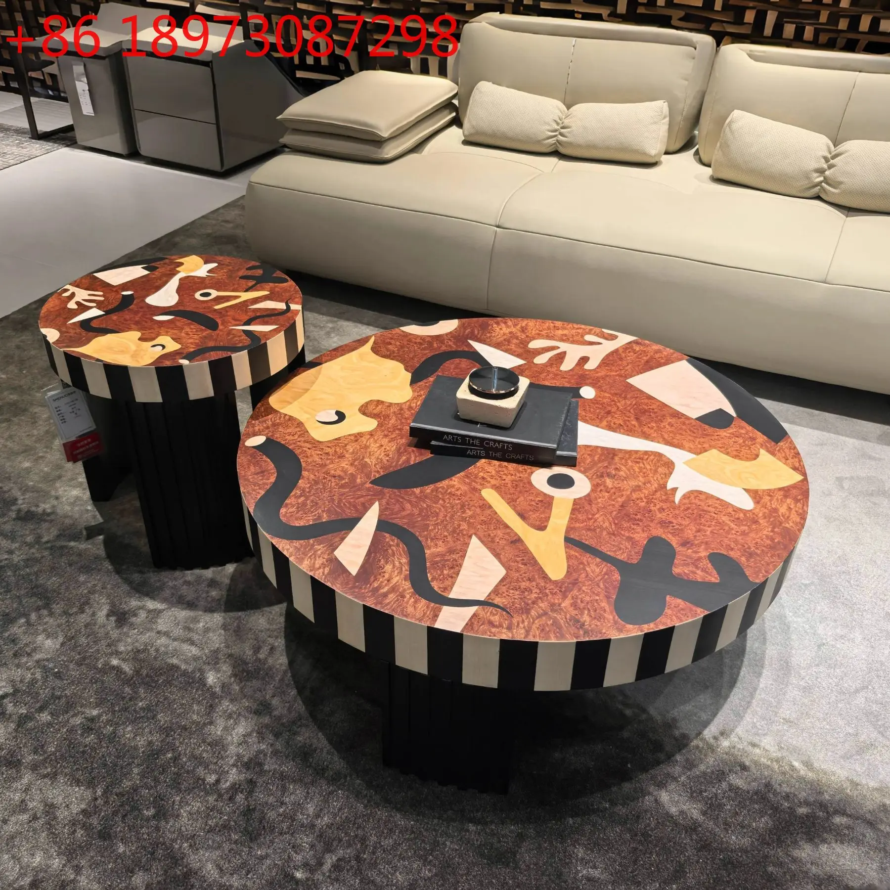 

Строгий роскошный художественный смысл, круглый журнальный столик из древнего дерева и кожи с ручной росписью, журнальный столик из цельного дерева для небольшой квартиры