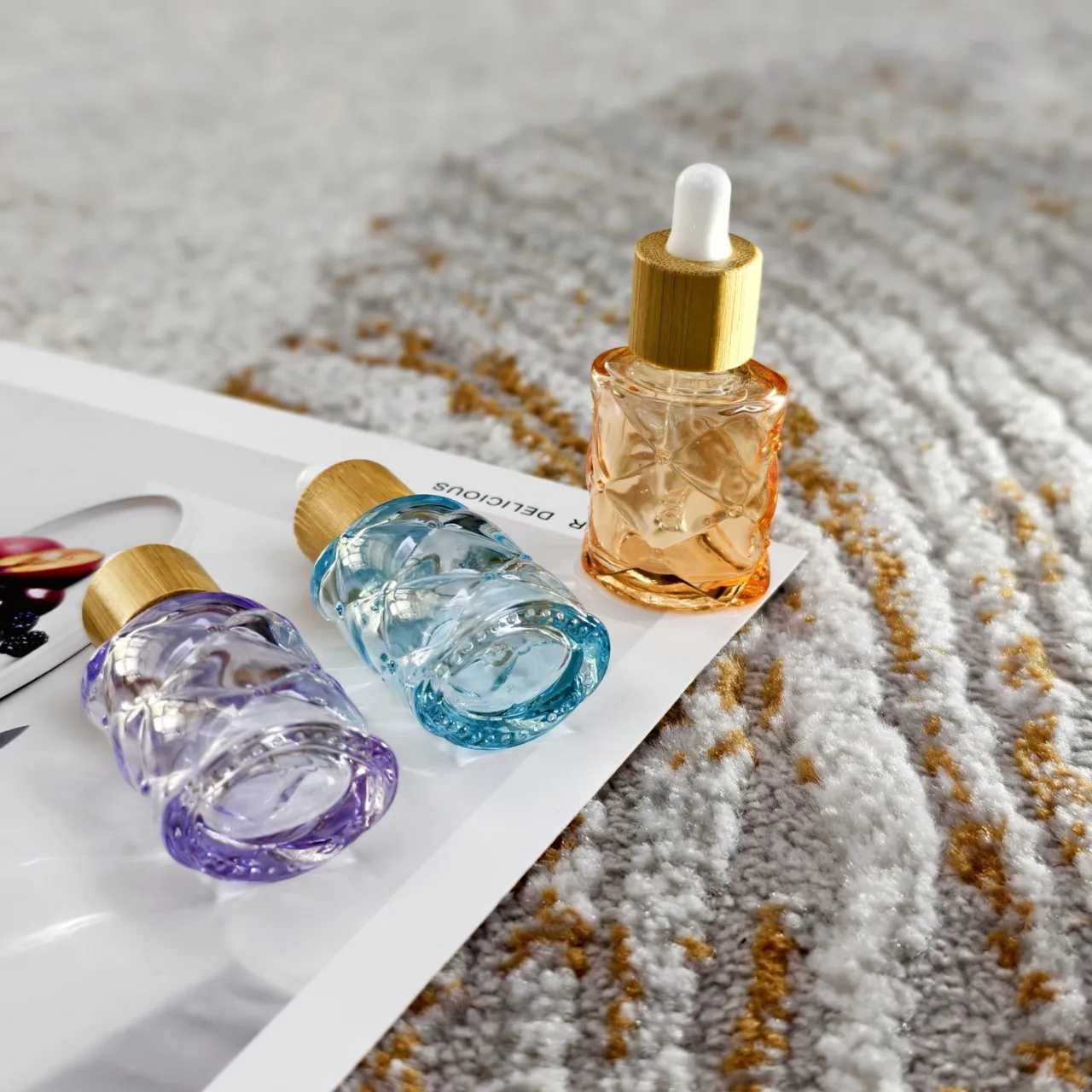 Flacone contagocce con coperchio in bambù Contenitore per pipetta in vetro da 10 ml Imballaggio Bottiglie contagocce Olio essenziale per la cura cosmetica della pelle