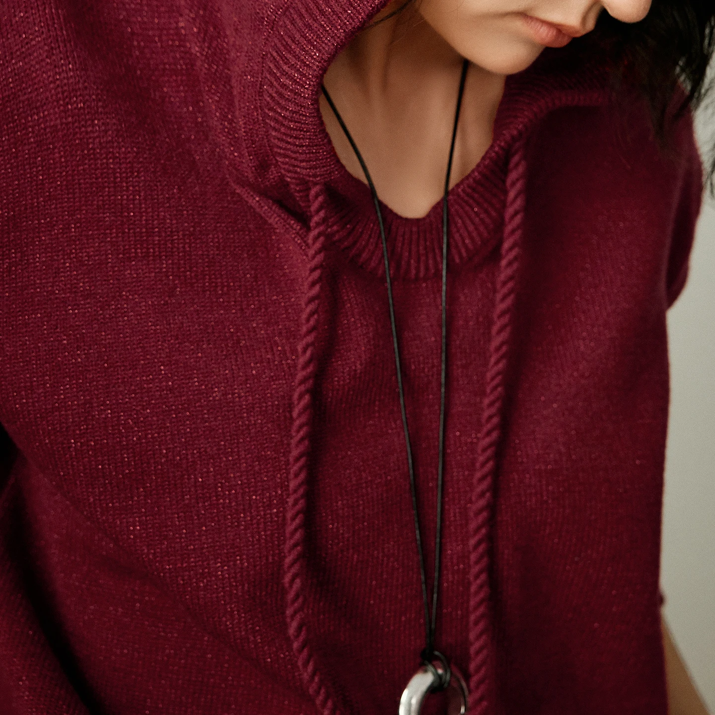 TOYOUTH المرأة النبيذ الأحمر معطف بقلنسوة وتنورة Bodycon 2025 شتاء جديد قطعتين مجموعة الحفلة السنوية السنة الجديدة الزي #4