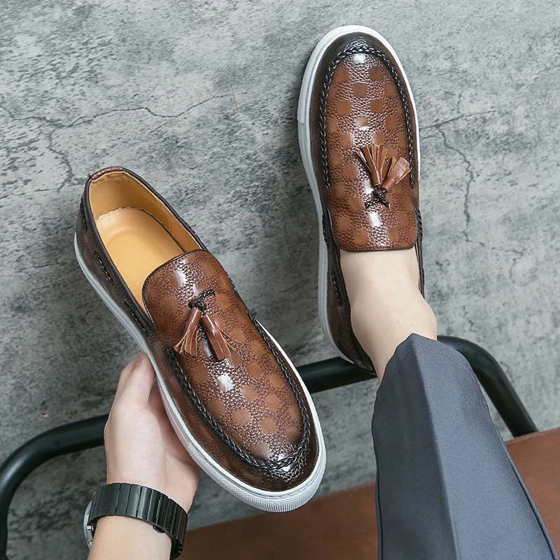 

Trendy men fashionable loafers black brown European style casual tassel sneakers men outdoor walking brand shoes in sizes 38-48