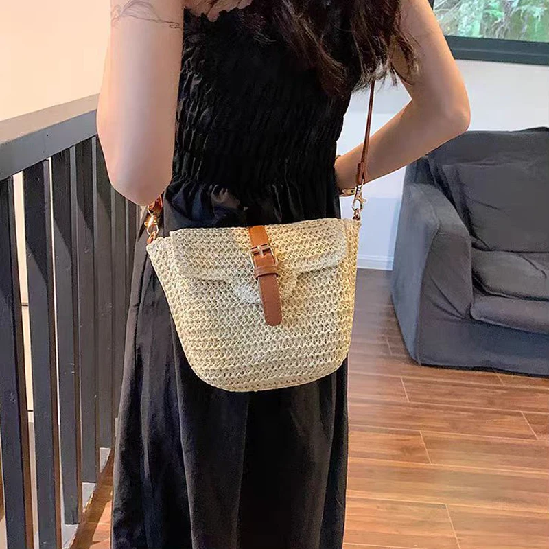 Summer Straw Women's Bag Simple Casual Bohemia Woven Bag Single Shoulder Crossbody Buckle Beach Tote Cell Phone Bag