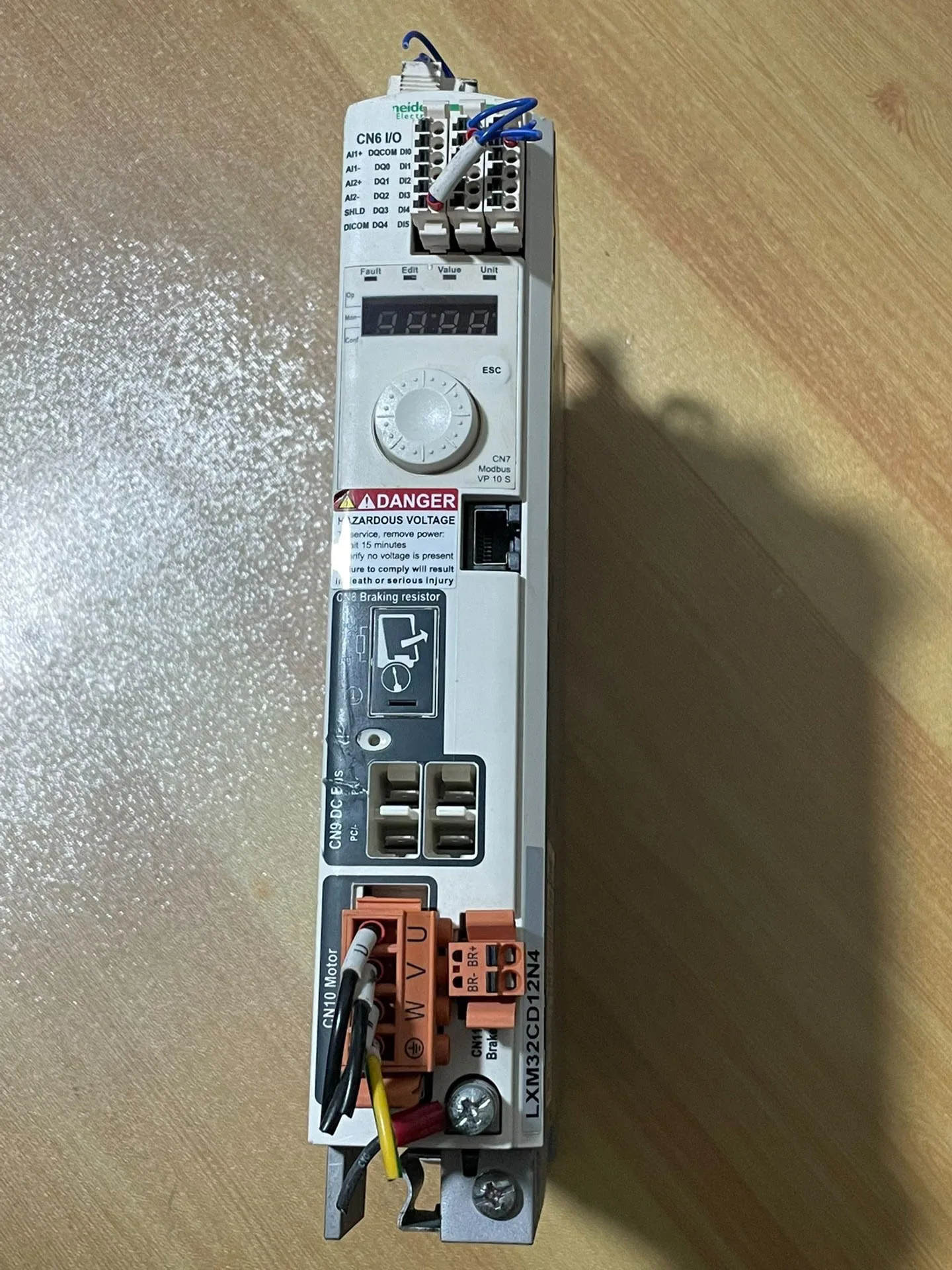 

LXM32CD12N4 Сервопривод для Schneider LXM32CD12N4