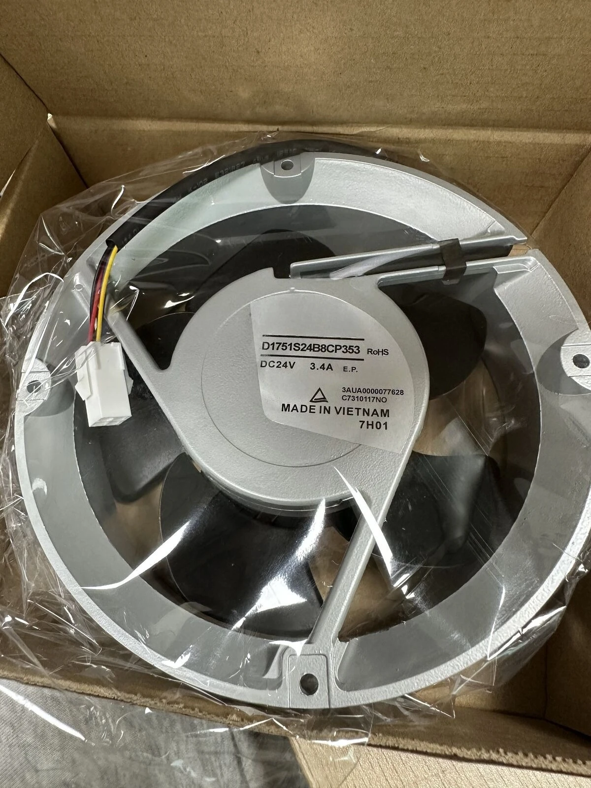 

Новый для SERVO D1751S24B8CP353 DC24V 3.4A 4-проводной инверторный вентилятор