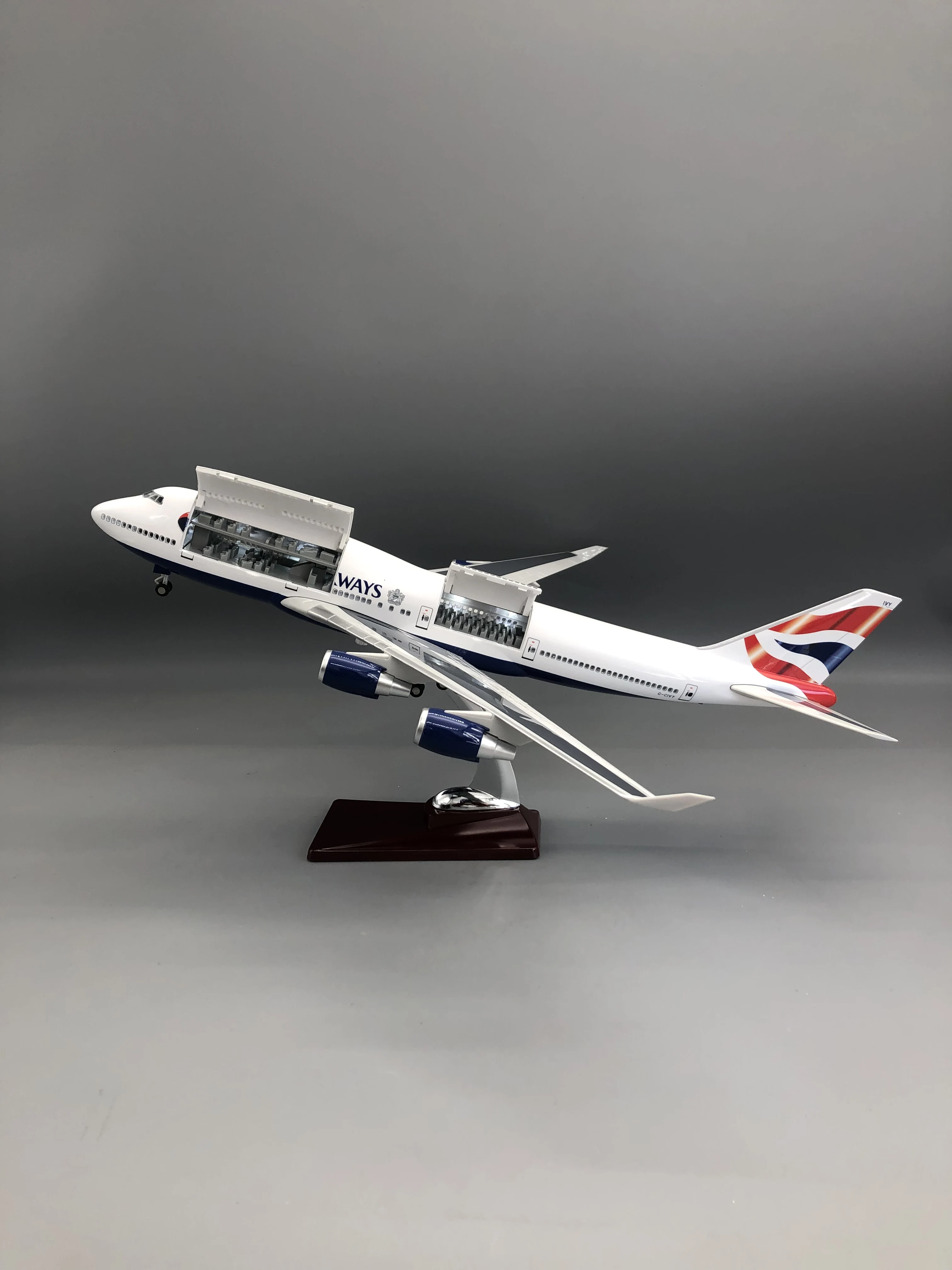 1:150 Scale Aircraft Model 47cm 747 British Airways resin Collected Plane Gift Hatches Can Be Opened Collectible Airplane