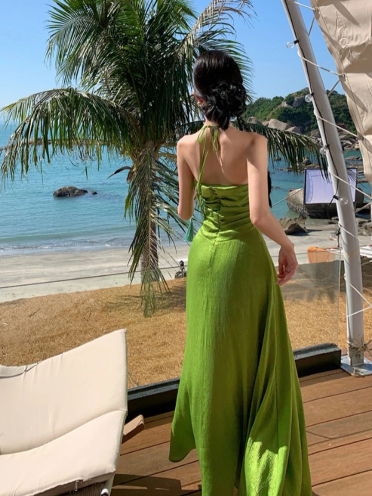 Abito Lungo in Raso Drappeggiato Stile A-Line con Spalline Sottili, Vita Alta in Chiffon, Design Elegante per l'Estate