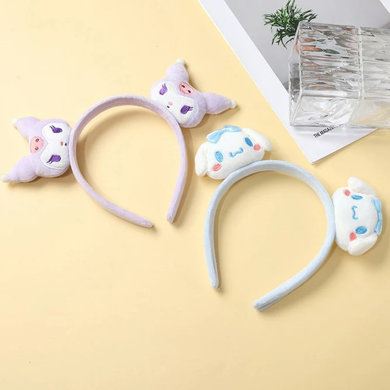 Sanrio Headband Kawaii Cinnamoroll Kuromi Melody Kitty Plush Bow Makeup Wash Hair Ring Hair Accessories لڑکیوں کے لیے تحفے