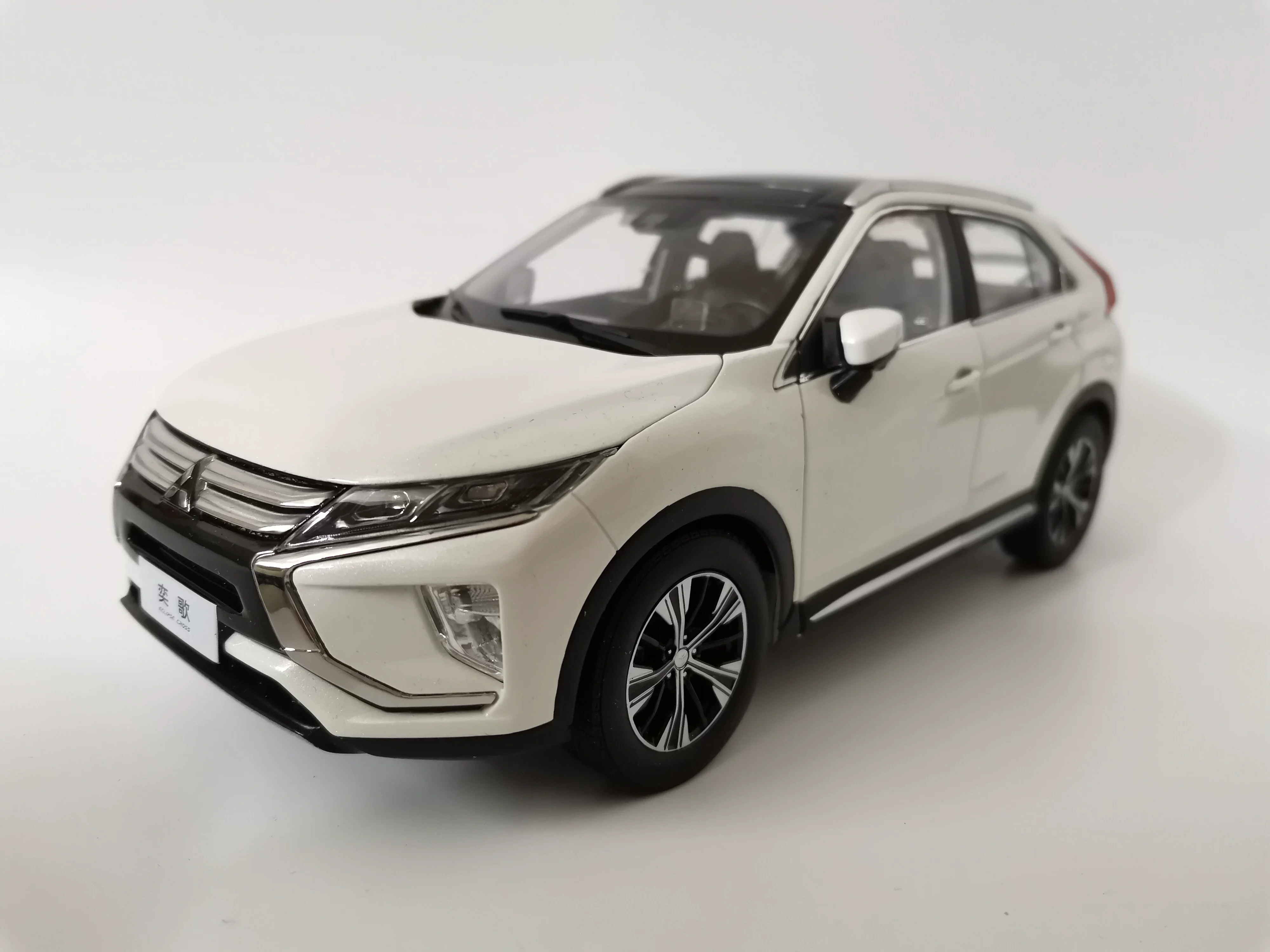 Original guangzhou automóvel mitsubishi yige modelo de carro eclipse cruz 1:18 liga simulação modelo de carro presente em estoque