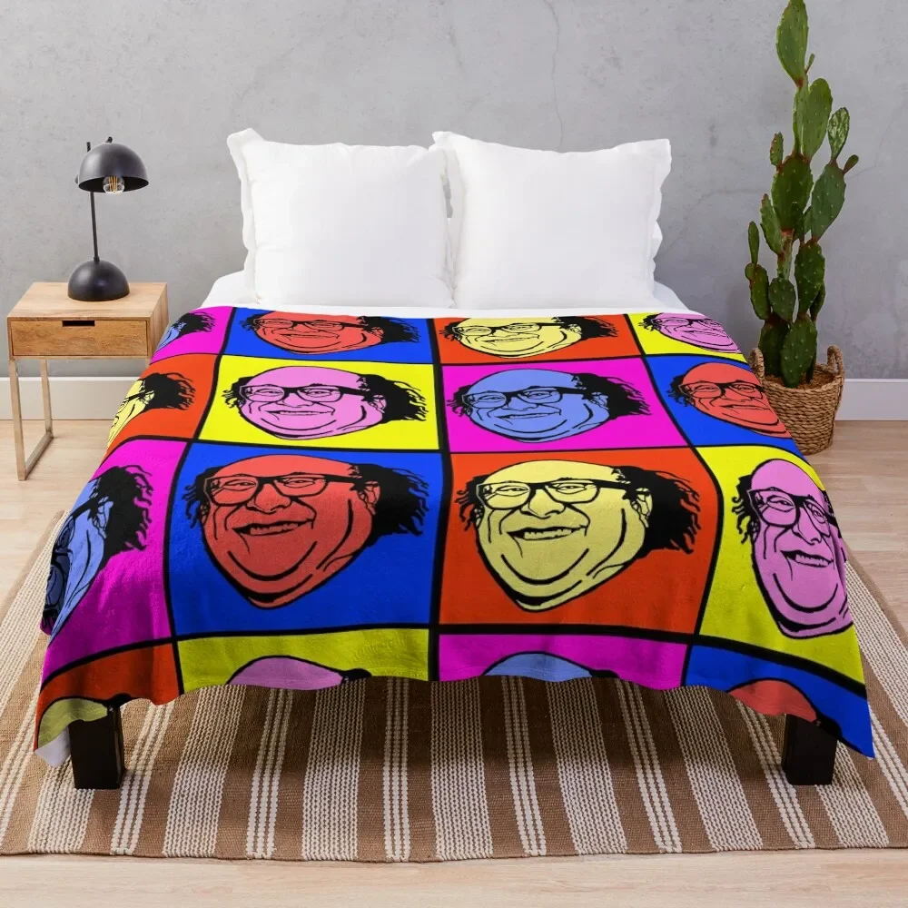 Danny DeVito Pop Art Throw Blanket Weighted Winter beds Fluffy Shaggy Blankets