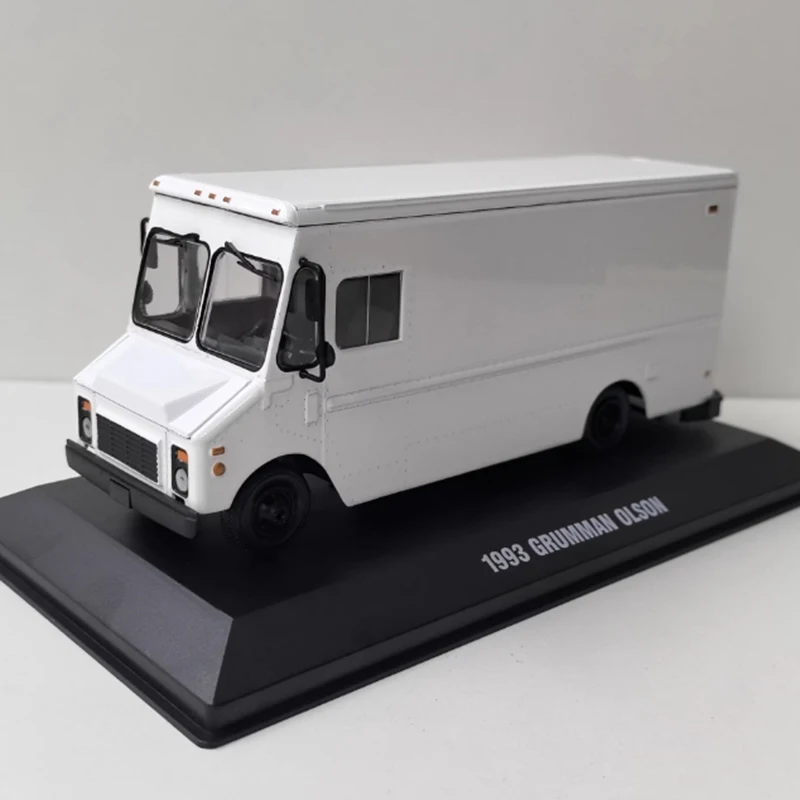 Greenlight 1/43 Scale 1993 GRUMMAN OLSOU White Alloy Simulation Car Model Static Collection Decorated Holiday Toy Souvenir Gift