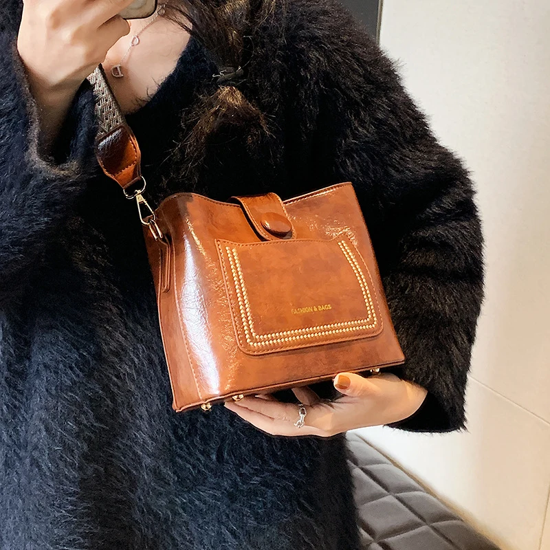 

Сумка на одно плечо с широким ремнем, сумка через плечо, винтажная простая универсальная повседневная текстурированная сумка для женщин.