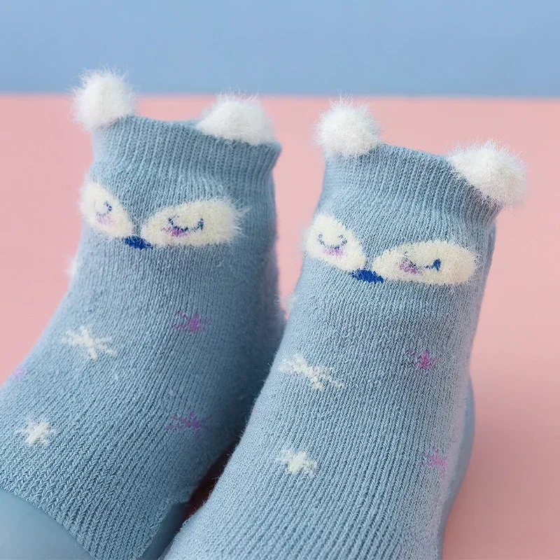 Zapatos para niños pequeños, calcetines altos y gruesos y cálidos para el suelo del bebé, zapatos de bebé de suela blanda para interiores para otoño e invierno