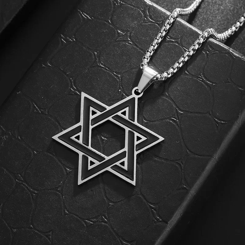 Stainless Steel Israeli Jewish Star of David Pattern Round Medal Necklace for Men and Women Fashionable Lucky Jewelry