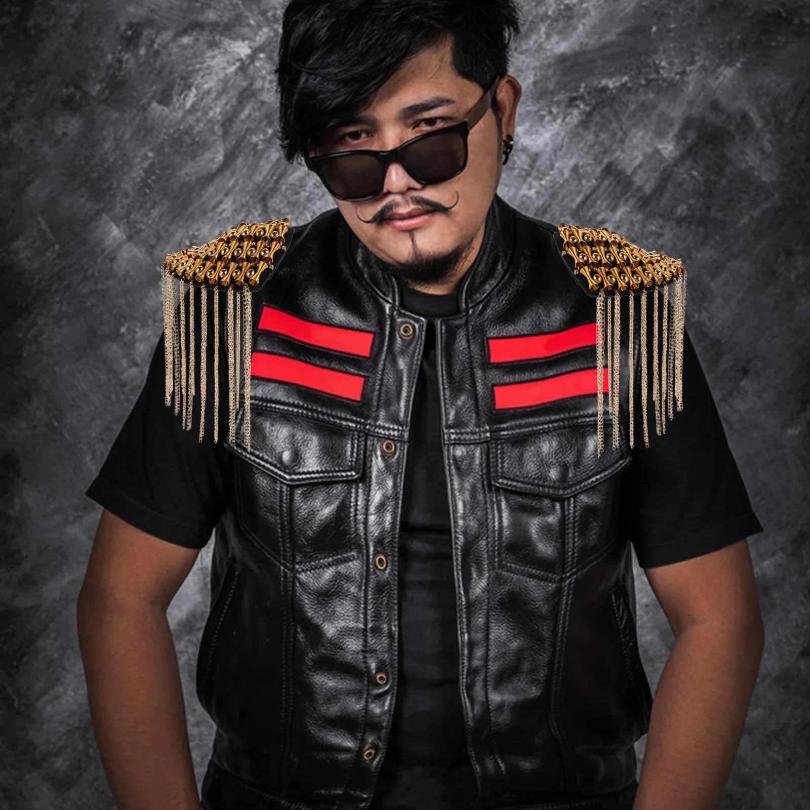 

Пара готических ретро-нашивок на плечо с бахромой, цепочками и пайетками, съемные металлические панк-нашивки-броши для костюмов и косплея