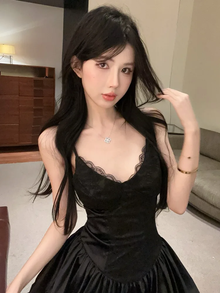 

Pure Desire Spicy Girl Lace Patchwork Slim Fit Strap V Neck Dress Autumn Winter Slimming Short Skirt Women Base Layer Dress