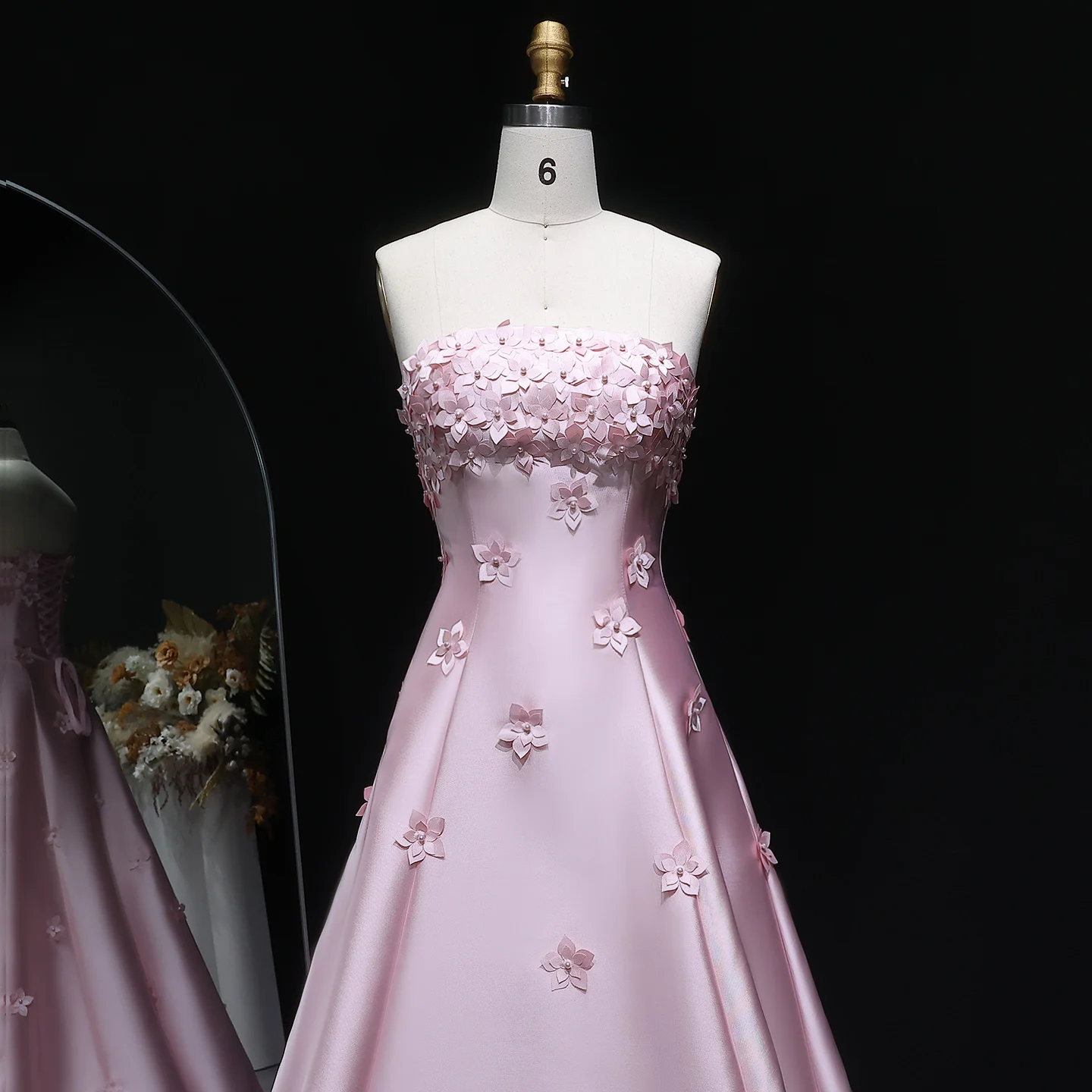 ชารอนกล่าวว่า ชุดราตรีสีชมพูหรูหราแบบไร้สาย ประดับดอกไม้ 3 มิติ สไตล์อาหรับ สำหรับผู้หญิง งานแต่งงาน งานพรอม ปี 2025 รุ่น SF278 สามารถสั่งตัดได้