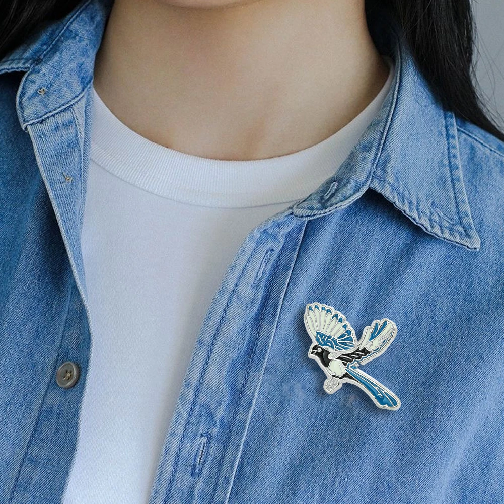 Fashion Cuckoo Bird Enamel Pin Flying Animal Brooch Denim Jacket Pin Buckle Shirt Badge Accessory Jewelry Gift for Friends Kids