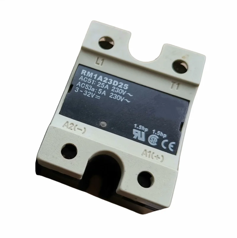

Новое оригинальное твердотельное реле RM1A23D25