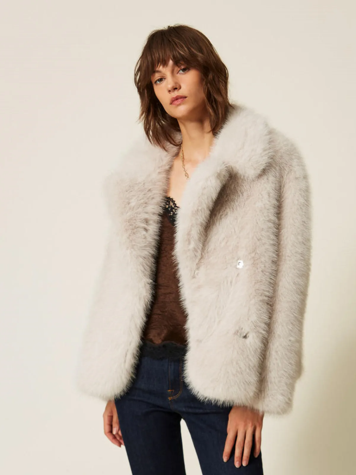 DFDG Women 2026 Casual Faux Fox Fur Loose Short Coat Notched Lapel Collar Fluffy Plush Winter Casual Street Fashion Jacket