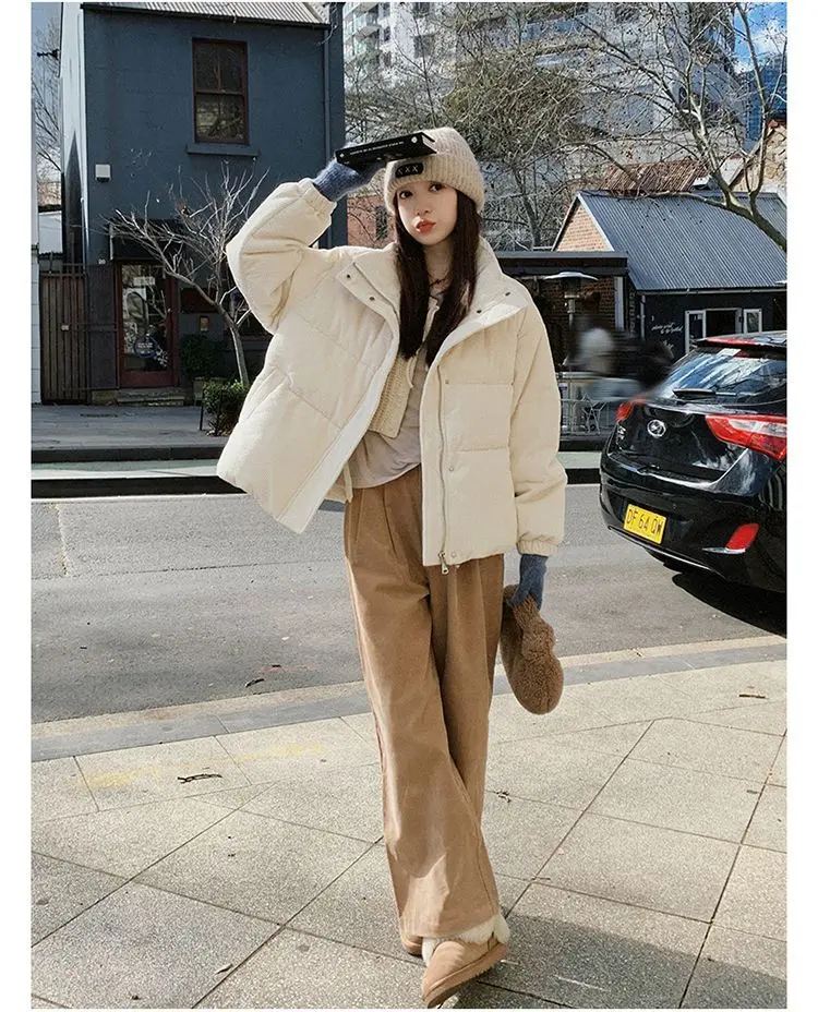 

Пуховики-парки с натуральным мехом для женщин: абрикосовый, пастельный, нежный, женственный, милый, деликатный, легкий, приглушенный, мягкий оттенок для девушек