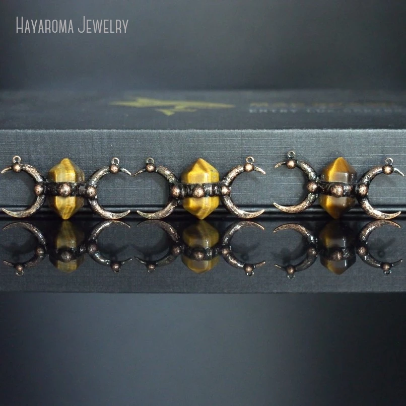 

10Pcs Crystal Pillar Hexagon Hexagonal Prisms Point Shape Crescent Moon Antique Bronze Color Pendant PM49418