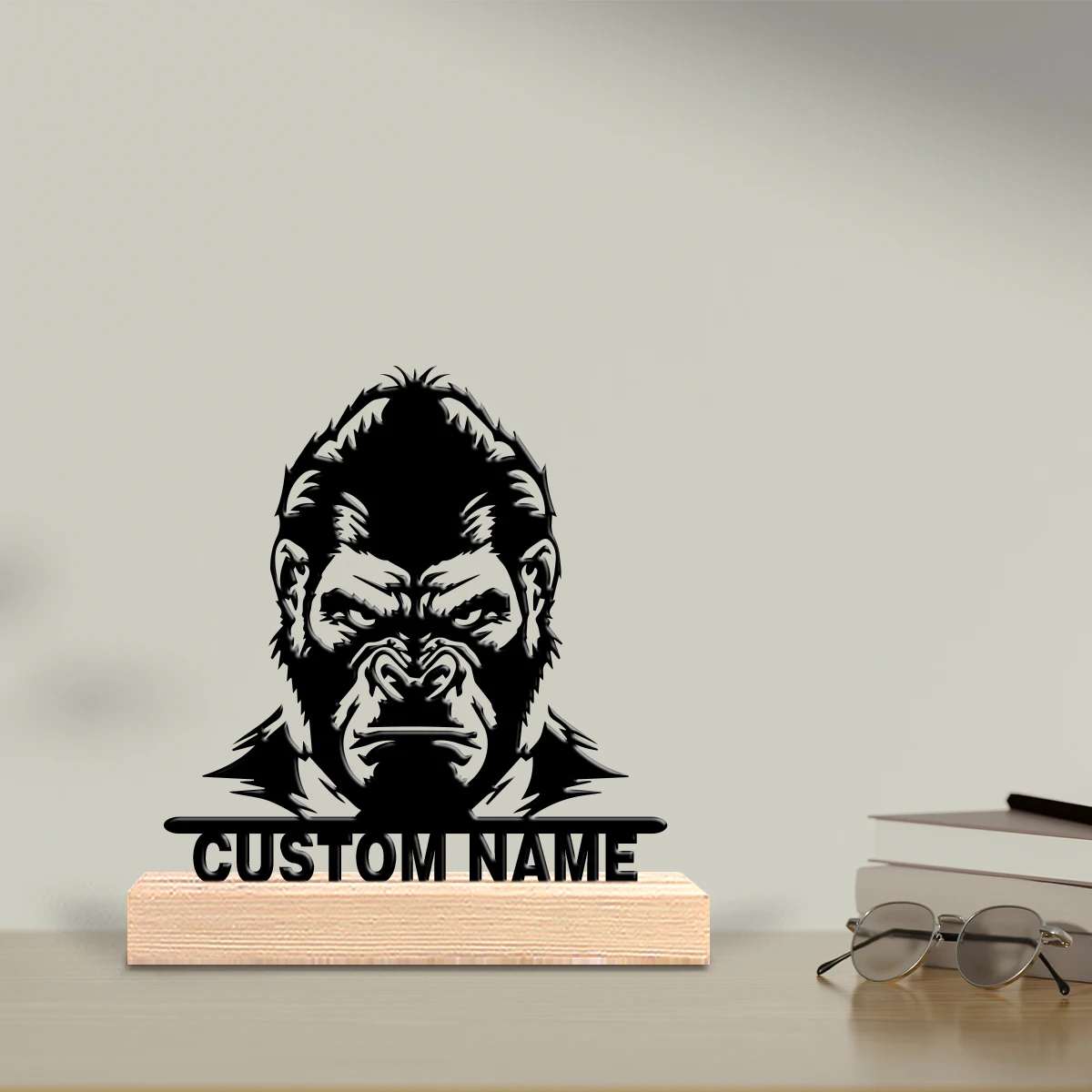 1 Stück Kreative Gorilla-Skulptur mit Personalisiertem Namen, Handgefertigtes Kunsthandwerk mit Holzsockel, Eisen-Skulptur, Zinn-Skulptur, Kunsthandwerk mit Holzbasis
