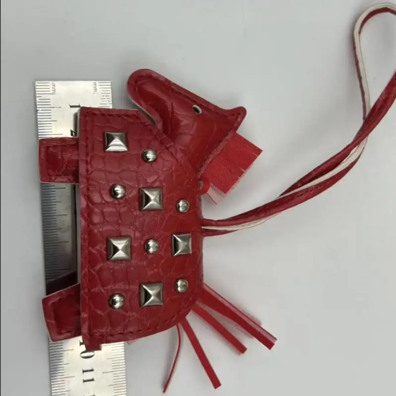 Modischer Silberner Nieten-Pferde-Taschenanhänger, Handgenähter PU-Leder-Fohlen-Anhänger, Taschenaccessoire – Detail 10