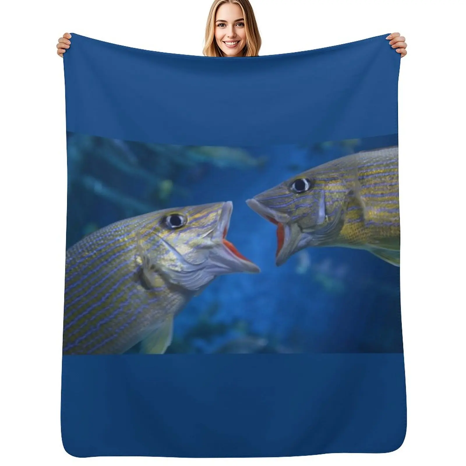 

BLUE KISSING FISH PHOTO Throw Blanket Thermals For Travel Soft Cute Plaid Quilt Blankets