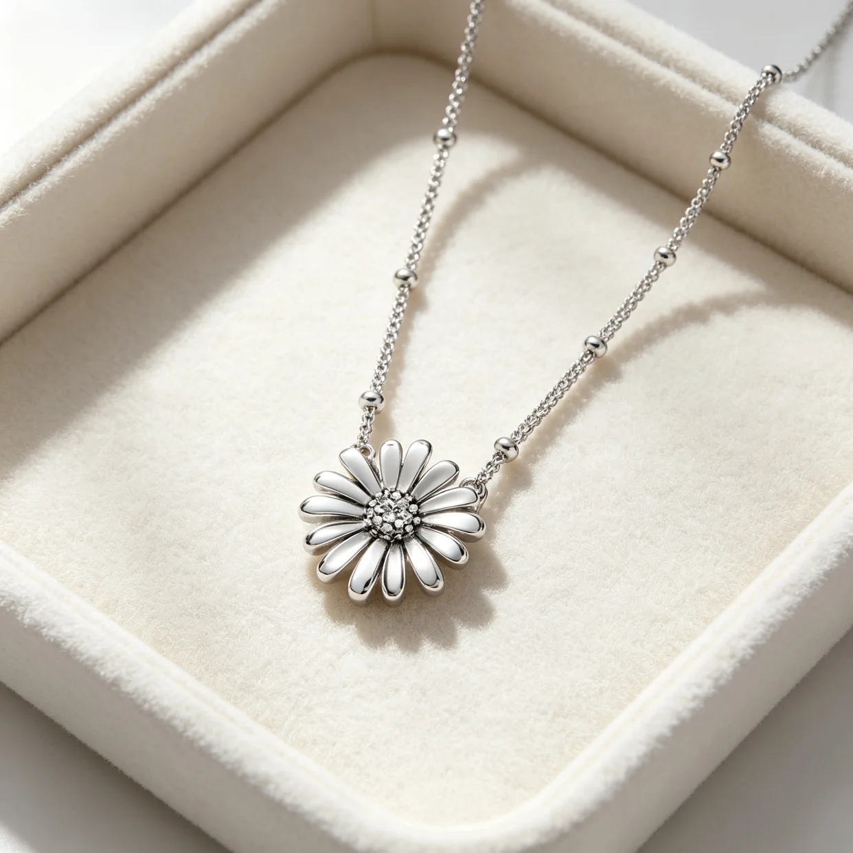 Modische herzförmige Halskette, Schmetterlings-Blumen-Halskette, S925 Sterlingsilber-Schmuck, geeignet als Geburtstagsgeschenk für Frauen. – Detail 6