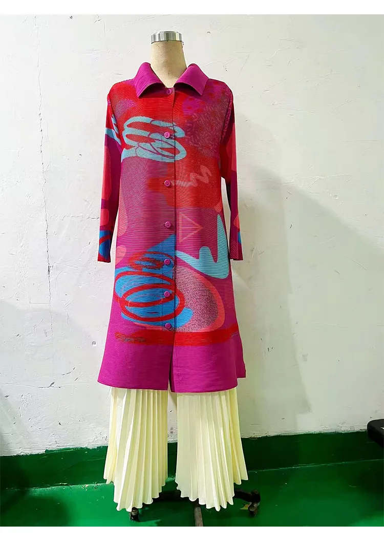 2025 Miyake Wind Folded Spring and Autumn Loose Cardigan Windbreaker Jacket Lapel Printed Spring Fashion Shaking Dress Women