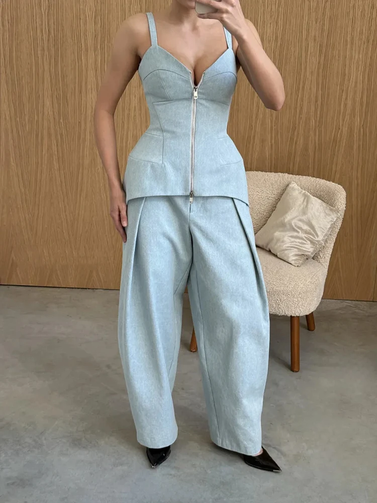 Spaghetti-Träger-Top mit Reißverschluss und Hosenanzug für Damen: Streetwear mit V-Ausschnitt, ärmellos, tailliertes Oberteil und plissierte gerade Hose – Schicke Outfits – Detail 5