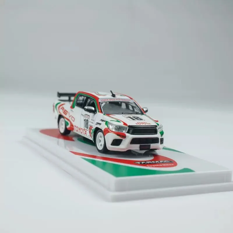 

Tarmac Works 1:64 Toyota Hilux White Diecast Car Model Collection Miniature Toy