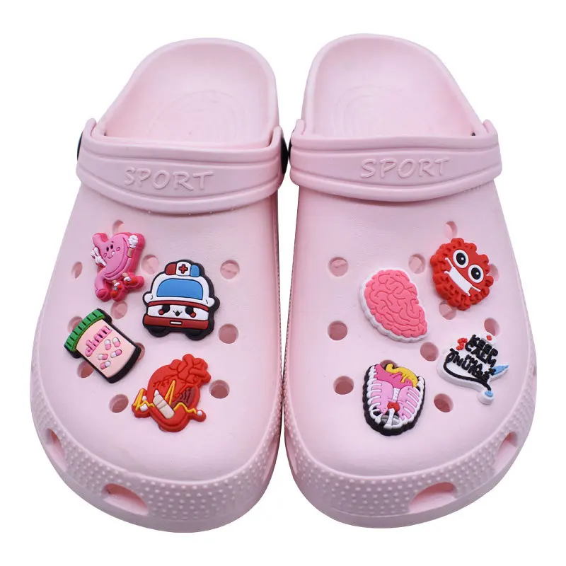 Vendita 1 pz Hospital Doctor Medicine Shoe Charms per Crocs scarpe accessori Pin decorazioni Kid women\'s Boys Party Favor Gifts