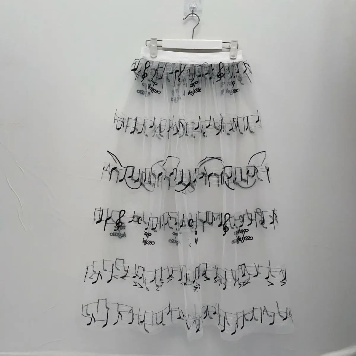 ملاحظة الموسيقى التطريز التطريز منظور فستان شبكي الصيف المتخصصة الموسم تنوعا غطاء منتج واحد اللحوم تخفيف