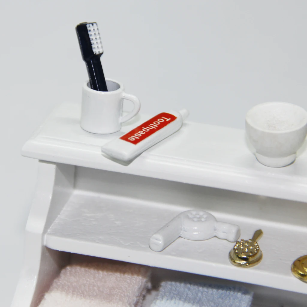 Mobili in miniatura per case delle bambole Mobiletto per WC da bagno Modello in legno Accessori in scala 1 12 per l'arredamento della casa delle bambole