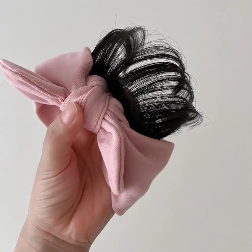 عصابة رأس شعر مستعار لحديثي الولادة، عصابة رأس واقعية للأطفال مع تصميم فيونكة، حزام مطاطي آمن، شعر مقلد للرضع