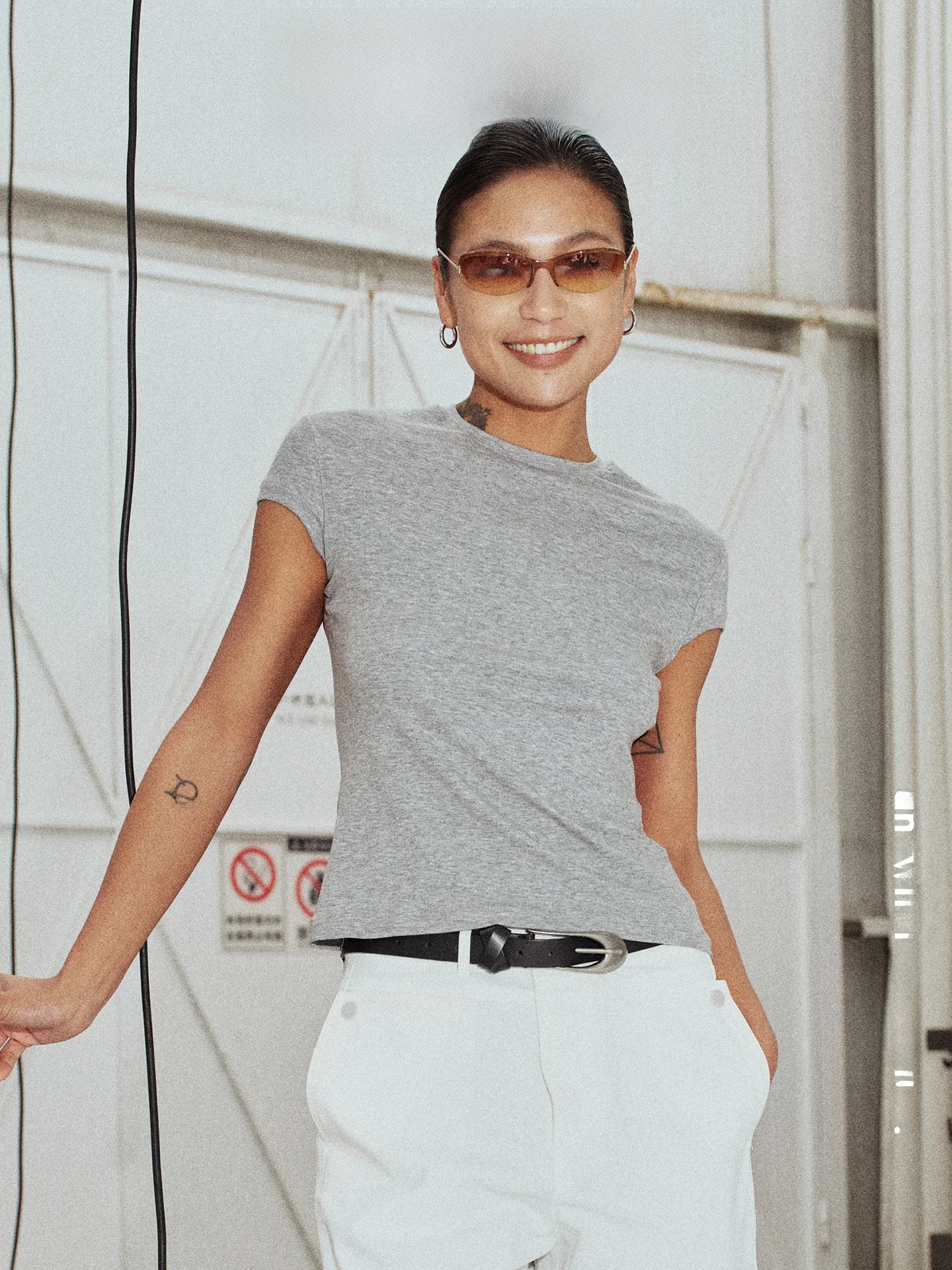 

AnyHug Women's Ruched Short Sleeve T-Shirt Summer Slim Fit Soft Elastic Comfortable Casual round Neck Top in Lenzing Lyocell ...