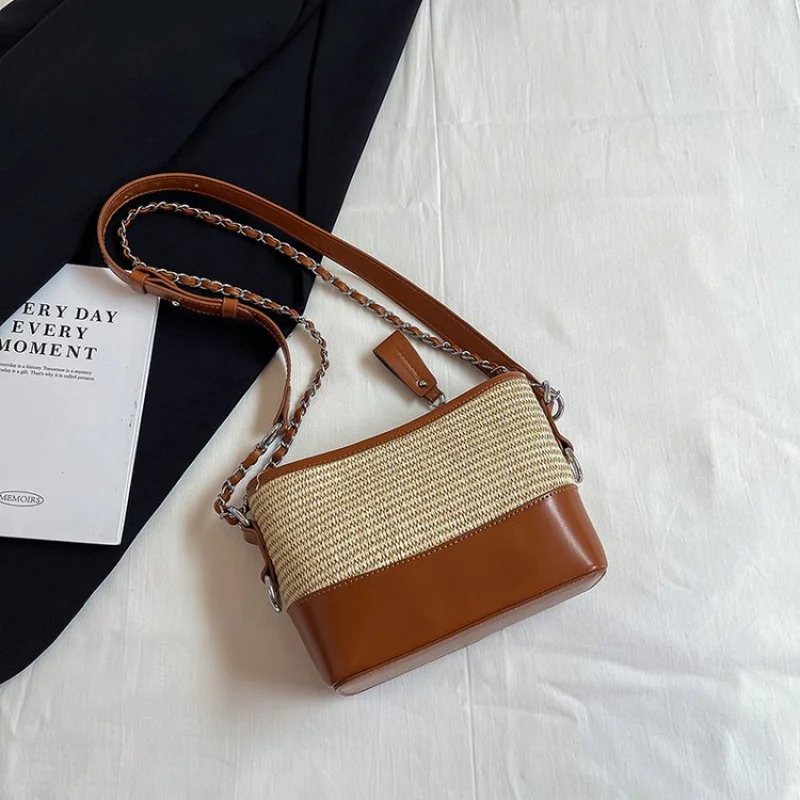 

High-End Women's Hand Bags Made Of Fine Leather Boasting Paris Inspired And Trendy Vintage Commuter Look​