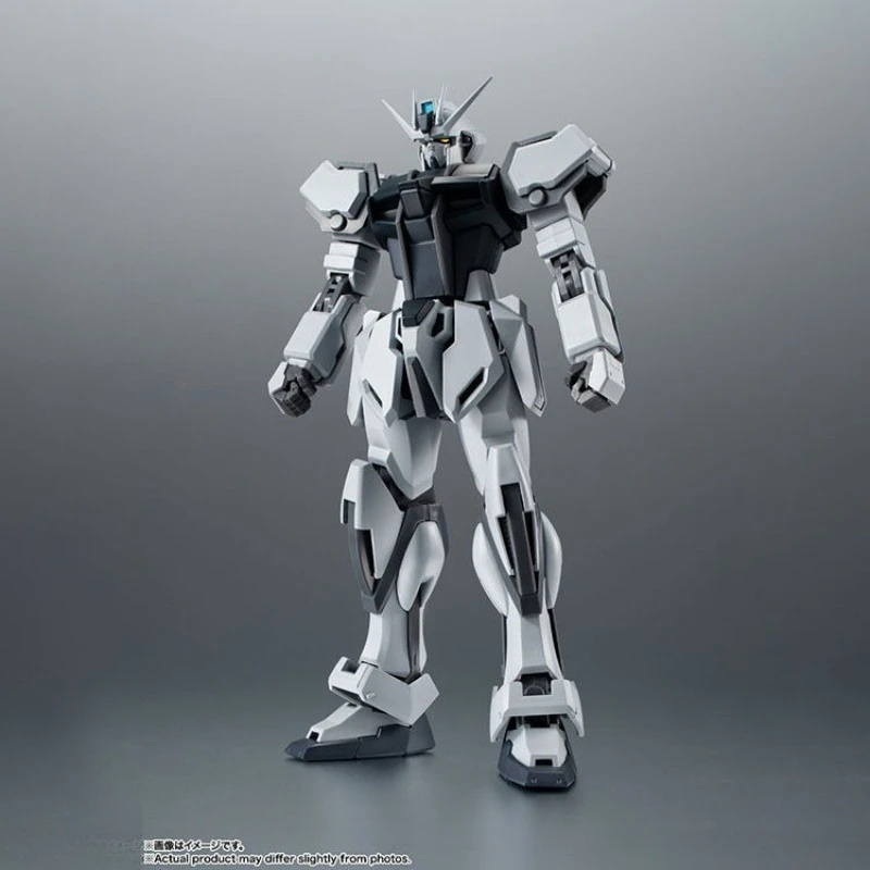 Wykluzowańca z Konwencji Bandai: Robot Damashii Strike Gundam, nieaktywowana kolorystyka, ruchoma, gotowa figurka.