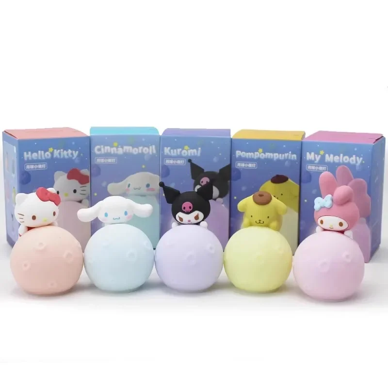 

Sanrio Moon Lamp Hello Kitty My Melody Kuromi Cinnamoroll Pompompurin Light Настольный орнамент Ночник Слепая коробка
