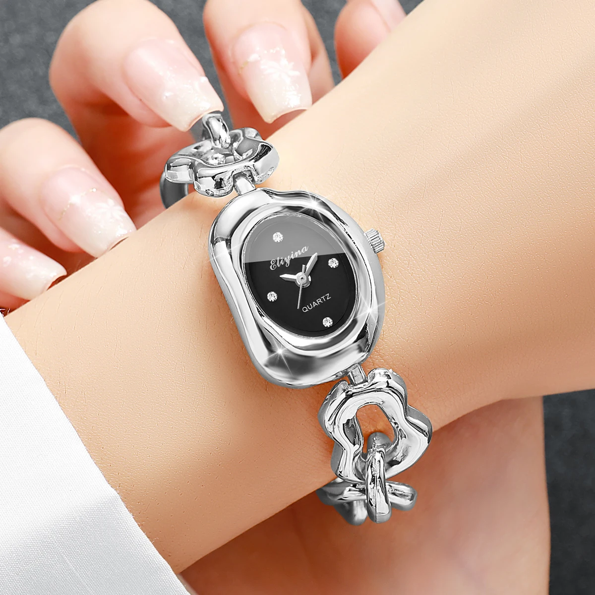 Fashion Irregular Dial Women Quartz Watch Elegant Silvery Chain Bracelet Strap Wristwatches Clock Relogio Feminino (Without Box）