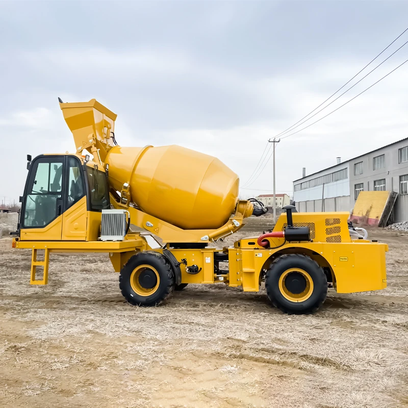 آلة التحميل الذاتي 2.6 م 3 3.5 م 3 4 م 3 5.5 م 3 شاحنة خلط الخرسانة مع 270 °   360 °   دوران