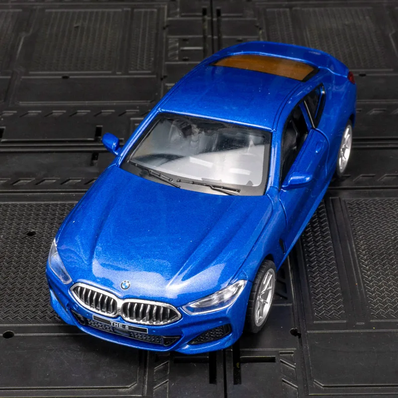 

1:35 имитация модели купе из сплава M850i, детская игрушечная машина с регенеративным звуком и светом, украшение автомобиля