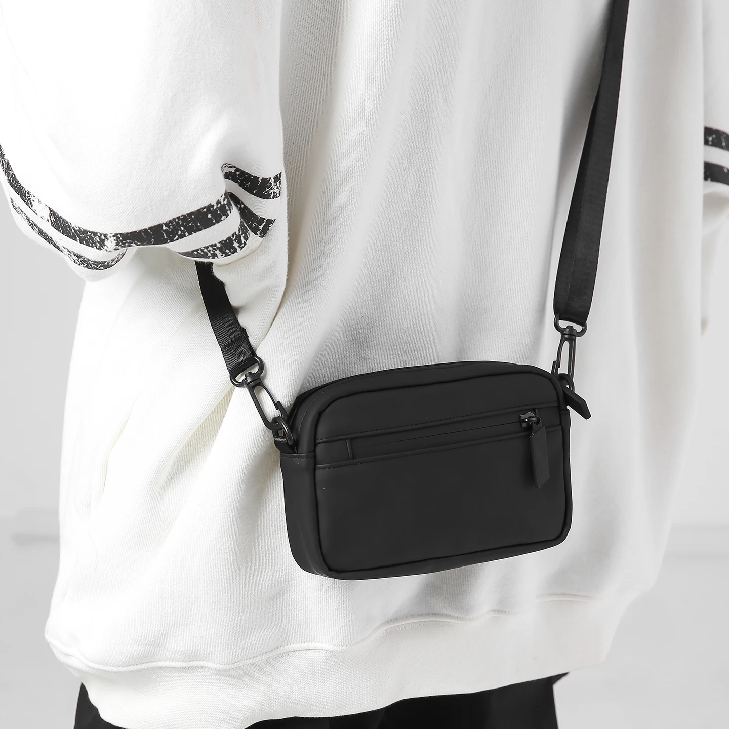 

Unisex Crossbody Sling Bag Multi-Pocket PU Leather Waist Pack with Adjustable Strap, Casual Phone Bag for Daily Use