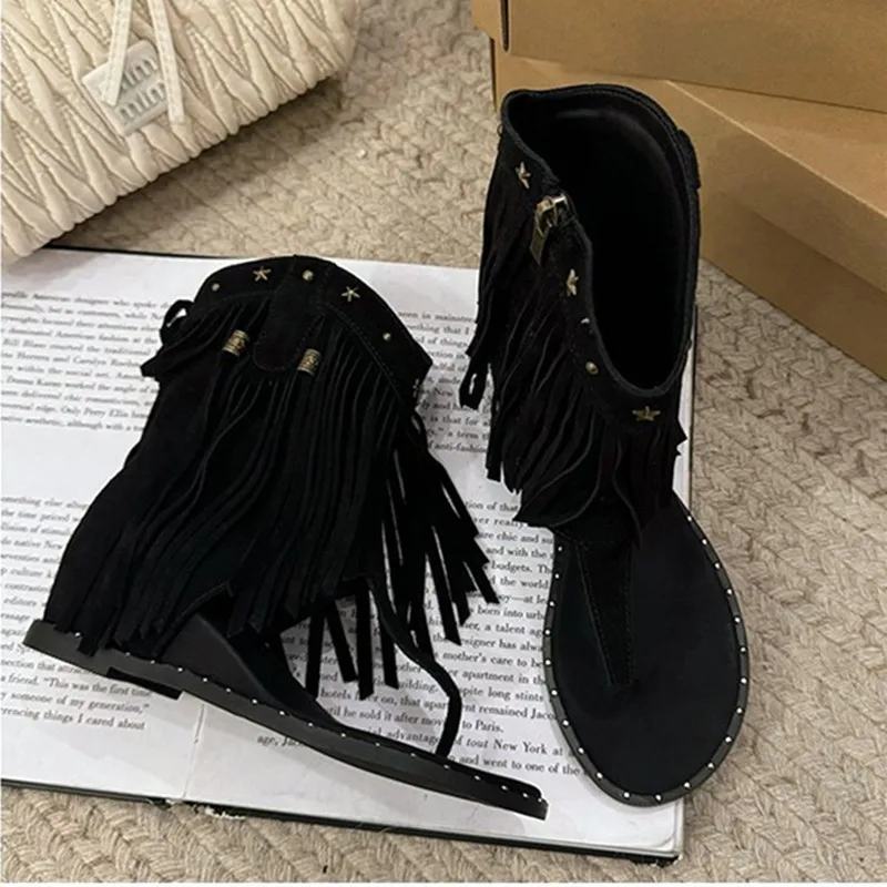 Fashion Tassel Rivet Design Flip Flops Sandals Women Summer 2024 Square Heel Wedge Flat Sandals Sexy Open Toe Roman Sandal Boots