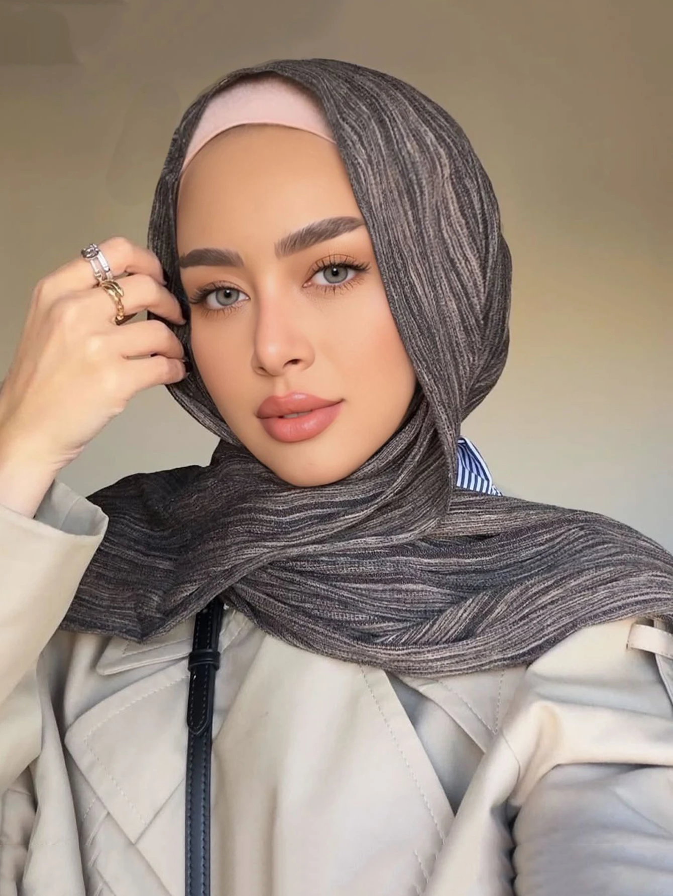 

Новый текстурированный хиджаб из вискозы и модала, легкий шарф, мусульманский женский платок, жатый головной убор, хиджаб из вискозы, хлопка и льна